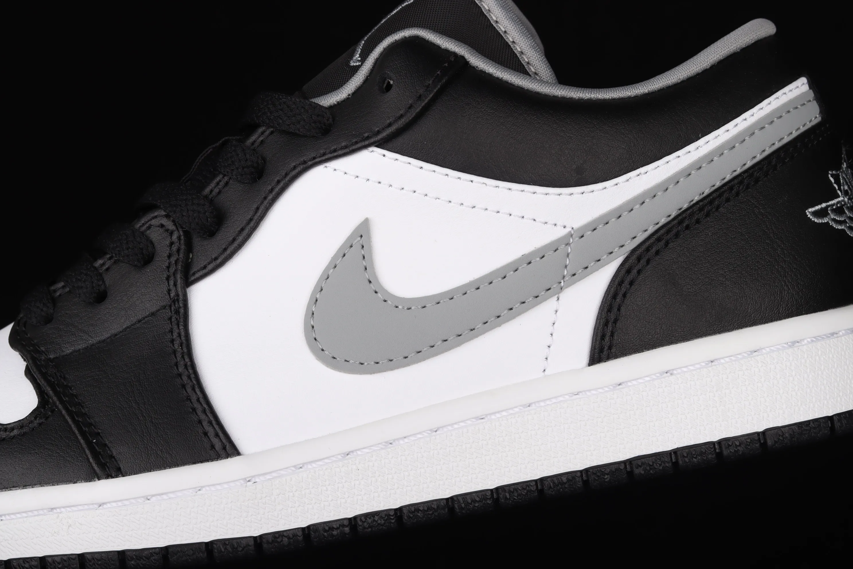 All categories Air Jordan Jordan series basketball shoes Air Jordan 1 Low G version pure original Air Jordan 1 Low AJ1 Joe 1 black and white gray low-top cultural leisure sports sneakers 553558-040
